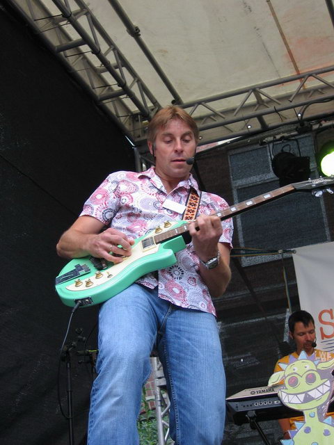 gal/2007/2007 Ruettenscheider Kinderfest/2007 Saitentwist Ruettenscheider Kinderfest 1.9. 151.jpg